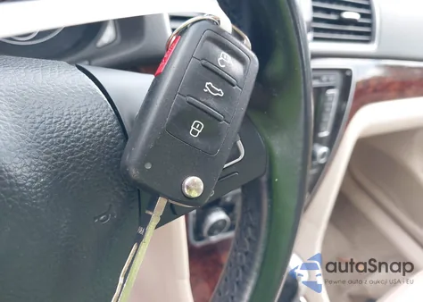 2013 Volkswagen Passat 2.5L Sel from USA, damaged, VIN 1VWCP7A30DC038758